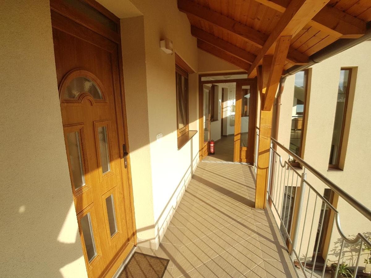 Dorci Apartman Keszthely Esterno foto